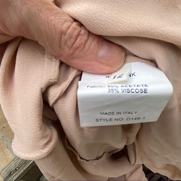 Iris & Ink Ruffled tiered crepe dress size 8 beige pink - Picture 11 of 11